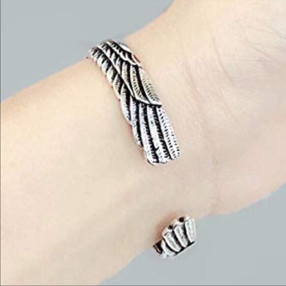 Eagle Mountain Bracelet Cuff Silver - Picture 3 of 6